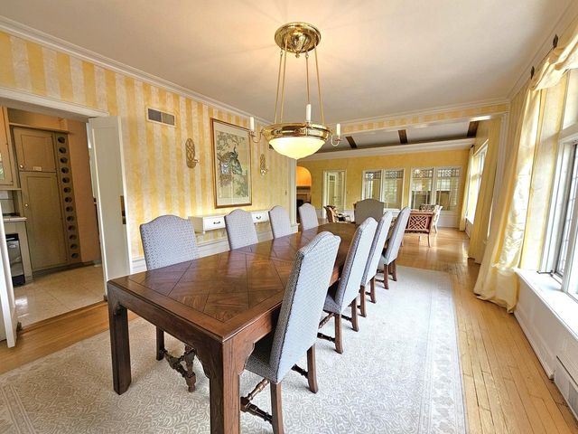 19605 Davidson ROAD, Brookfield, WI 53045