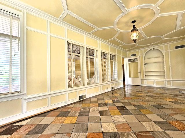 19605 Davidson ROAD, Brookfield, WI 53045