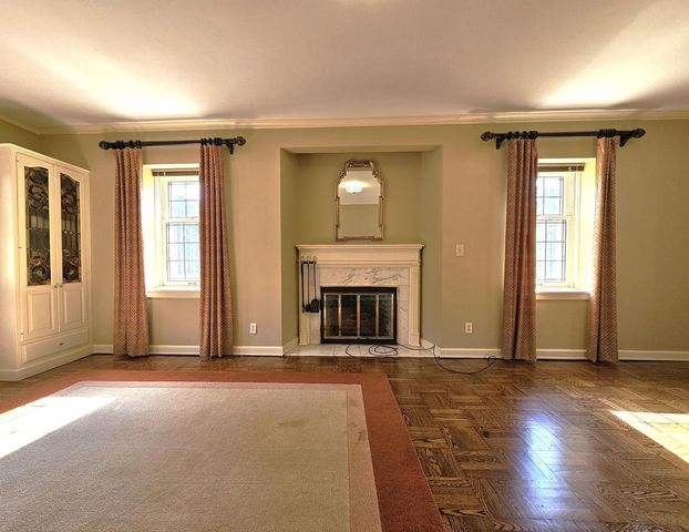 19605 Davidson ROAD, Brookfield, WI 53045