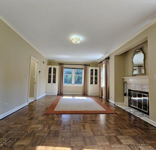 19605 Davidson ROAD, Brookfield, WI 53045