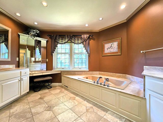 19605 Davidson ROAD, Brookfield, WI 53045