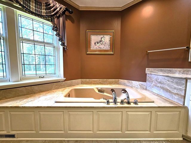19605 Davidson ROAD, Brookfield, WI 53045