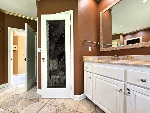 19605 Davidson ROAD, Brookfield, WI 53045