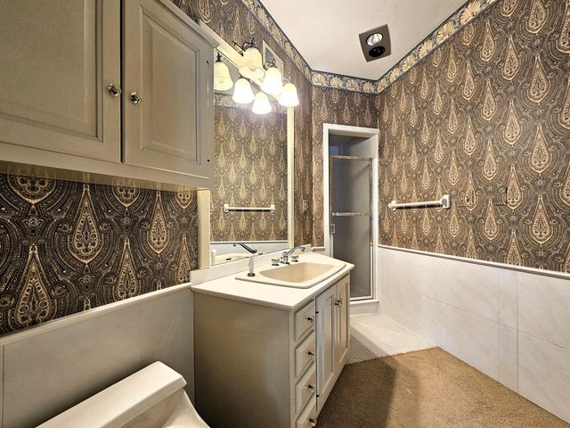19605 Davidson ROAD, Brookfield, WI 53045