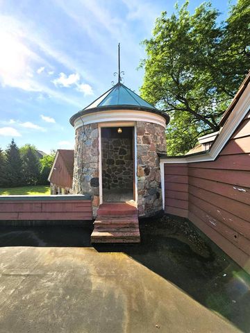 19605 Davidson ROAD, Brookfield, WI 53045