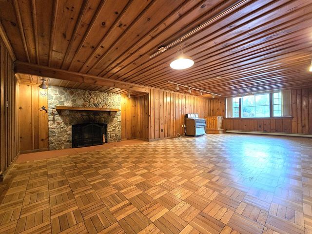 19605 Davidson ROAD, Brookfield, WI 53045