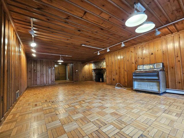 19605 Davidson ROAD, Brookfield, WI 53045