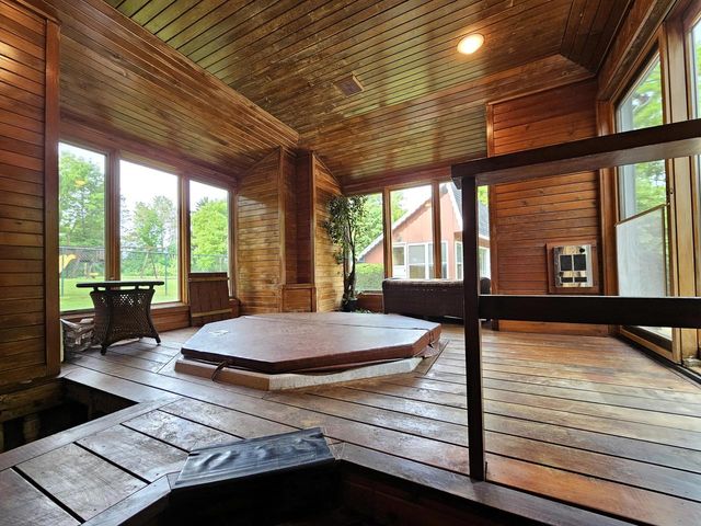 19605 Davidson ROAD, Brookfield, WI 53045