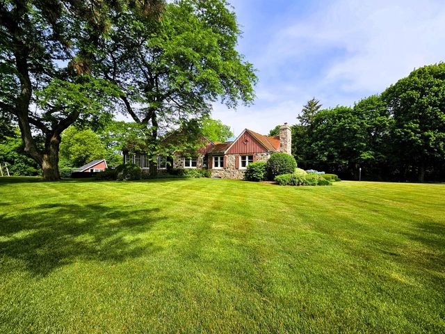19605 Davidson ROAD, Brookfield, WI 53045