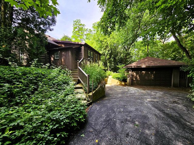 19605 Davidson ROAD, Brookfield, WI 53045