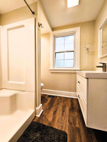 19605 Davidson ROAD, Brookfield, WI 53045