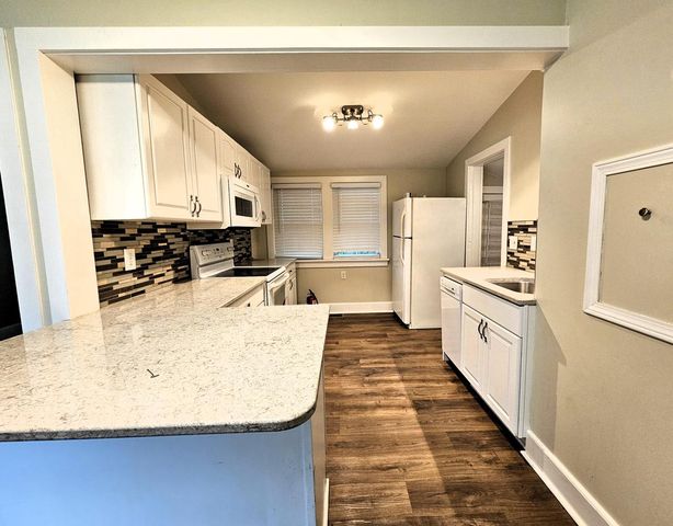 19605 Davidson ROAD, Brookfield, WI 53045