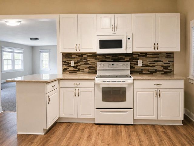 19605 Davidson ROAD, Brookfield, WI 53045