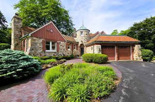 19605 Davidson ROAD, Brookfield, WI 53045