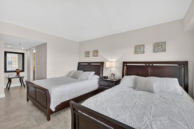 3499 Oaks Way 703, Pompano Beach, FL 33069