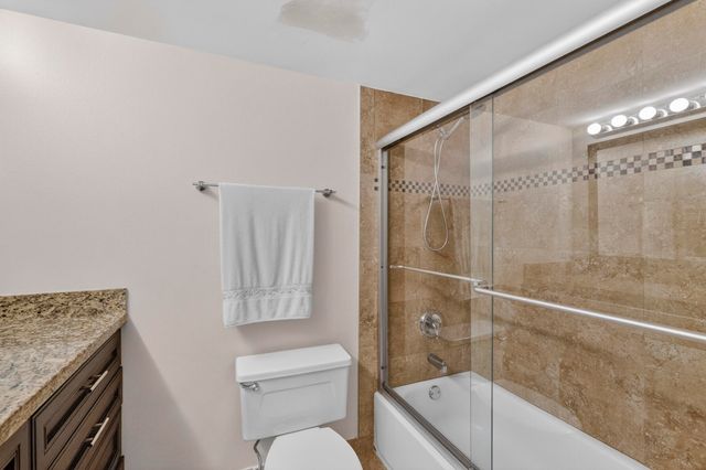 3499 Oaks Way 703, Pompano Beach, FL 33069