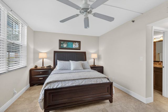 3499 Oaks Way 703, Pompano Beach, FL 33069