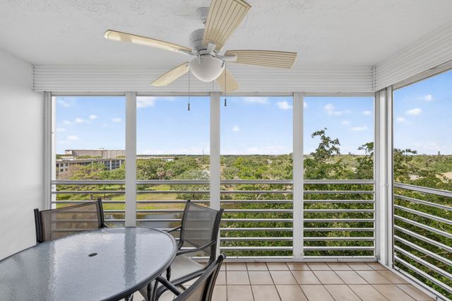 3499 Oaks Way 703, Pompano Beach, FL 33069