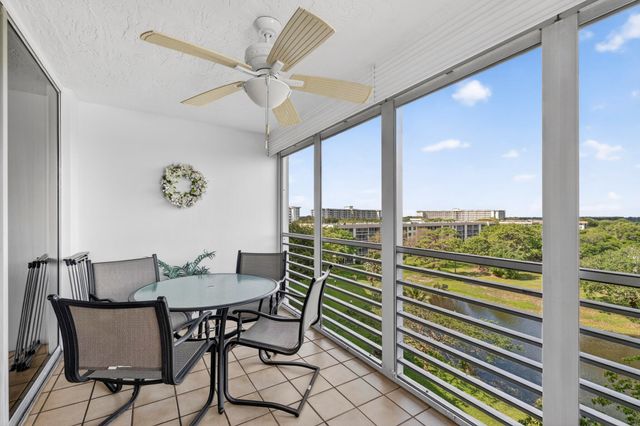 3499 Oaks Way 703, Pompano Beach, FL 33069