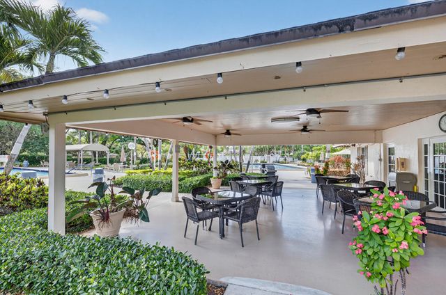 3499 Oaks Way 703, Pompano Beach, FL 33069