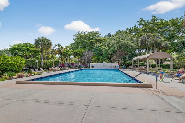 3499 Oaks Way 703, Pompano Beach, FL 33069