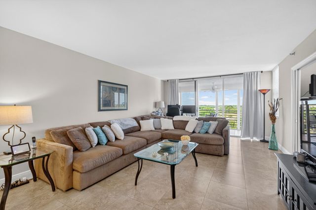 3499 Oaks Way 703, Pompano Beach, FL 33069