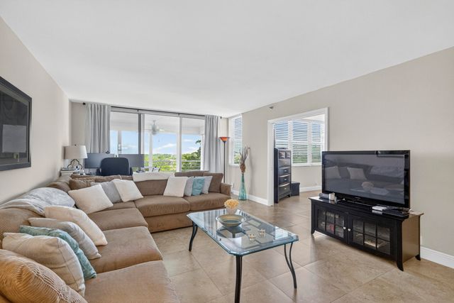 3499 Oaks Way 703, Pompano Beach, FL 33069