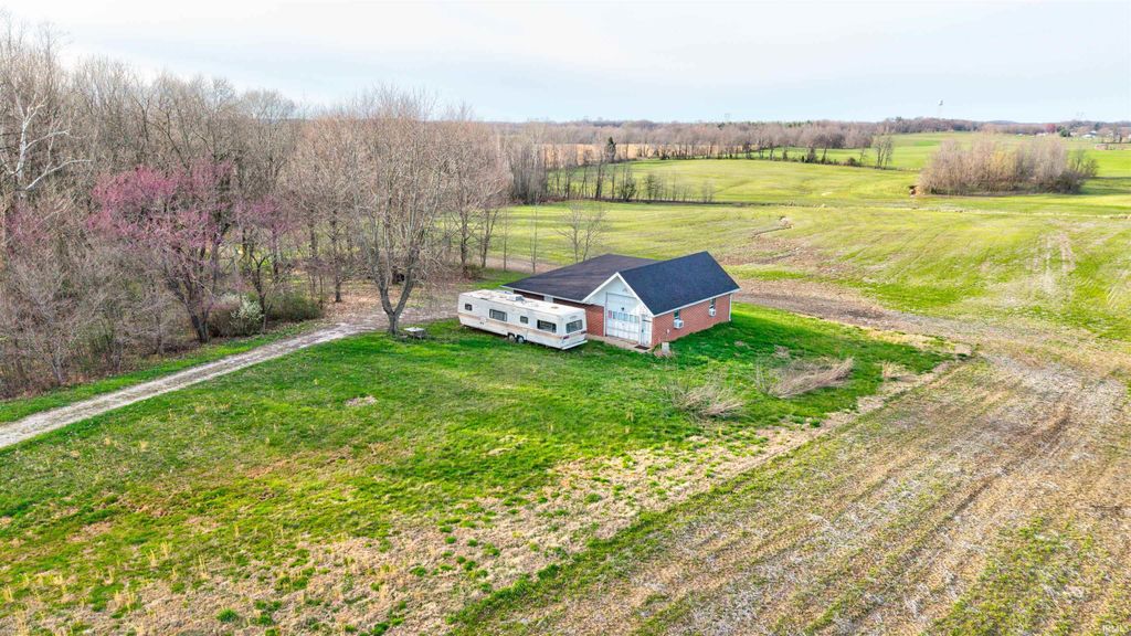 5916 E CR 700 N, Grandview, IN 47615
