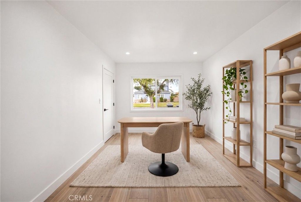 Image 14 of property listing at 6049 Whitewood Avenue, Lakewood, CA 90712