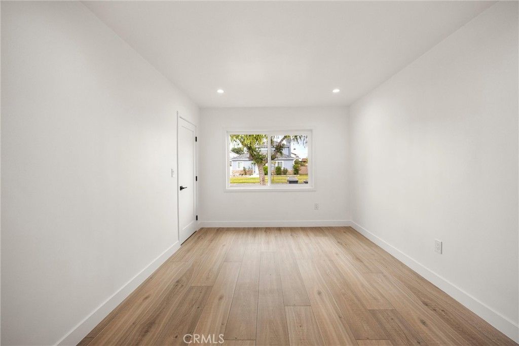 Image 15 of property listing at 6049 Whitewood Avenue, Lakewood, CA 90712