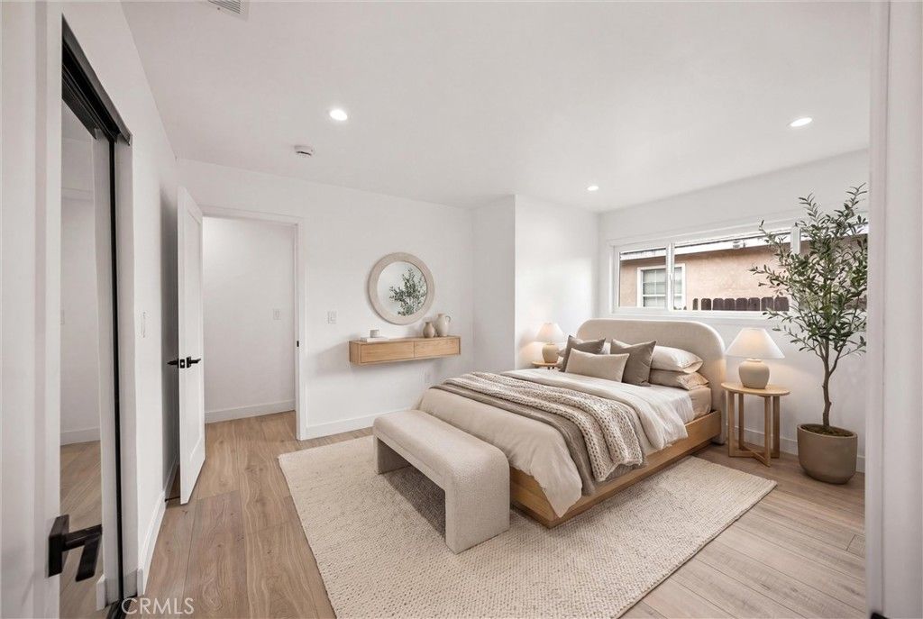 Image 20 of property listing at 6049 Whitewood Avenue, Lakewood, CA 90712