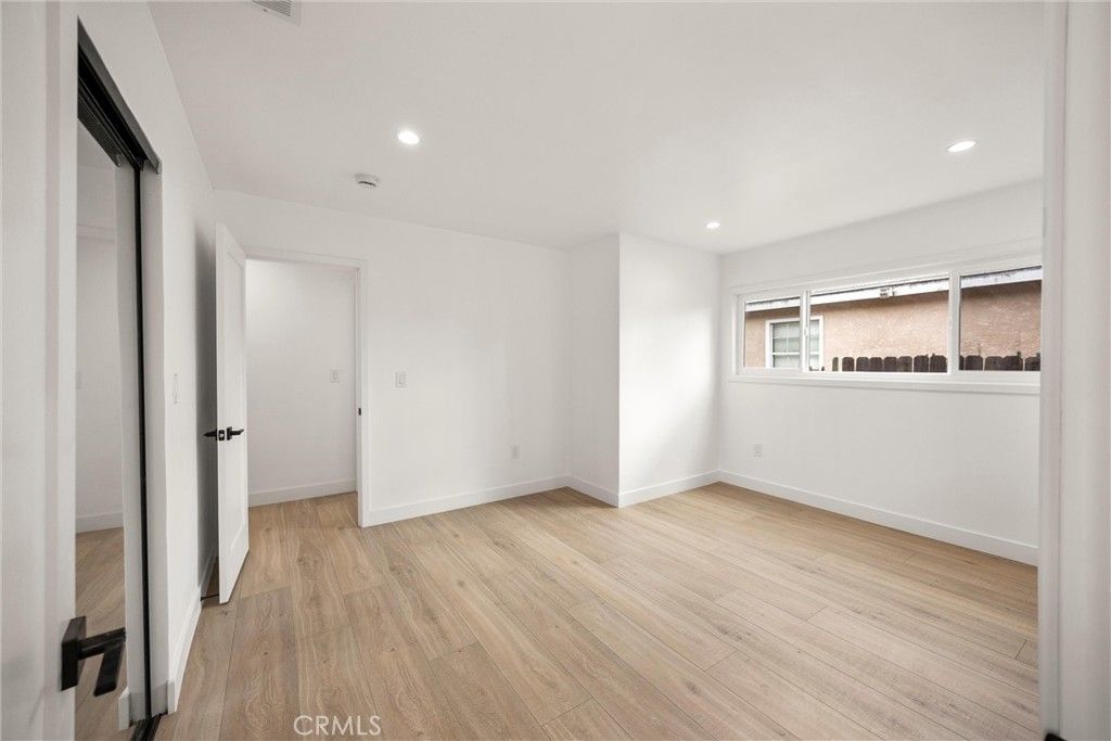 Image 21 of property listing at 6049 Whitewood Avenue, Lakewood, CA 90712