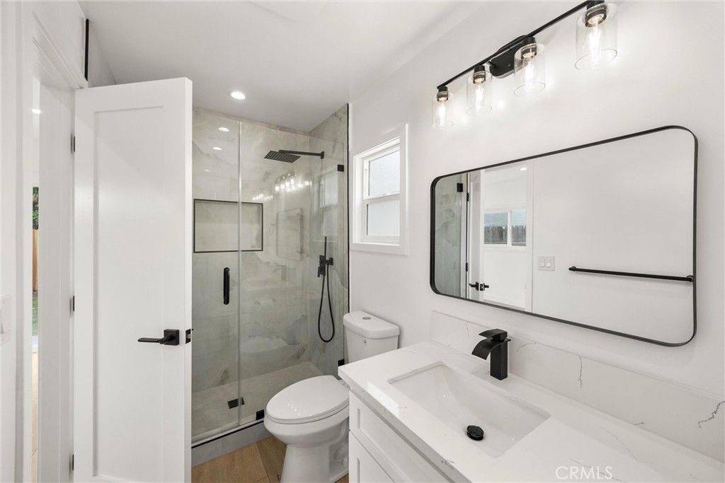 Image 22 of property listing at 6049 Whitewood Avenue, Lakewood, CA 90712