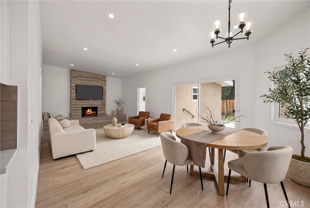 Image 9 of property listing at 6049 Whitewood Avenue, Lakewood, CA 90712