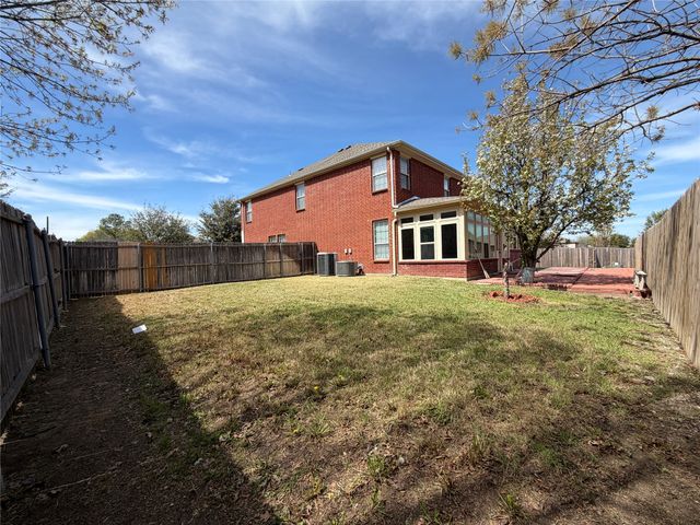 304 Serenade Lane, Euless, TX 76039