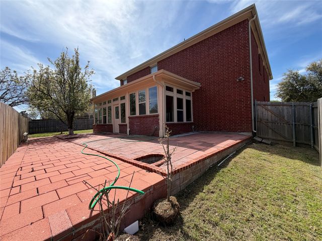 304 Serenade Lane, Euless, TX 76039