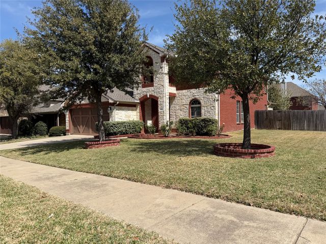 304 Serenade Lane, Euless, TX 76039