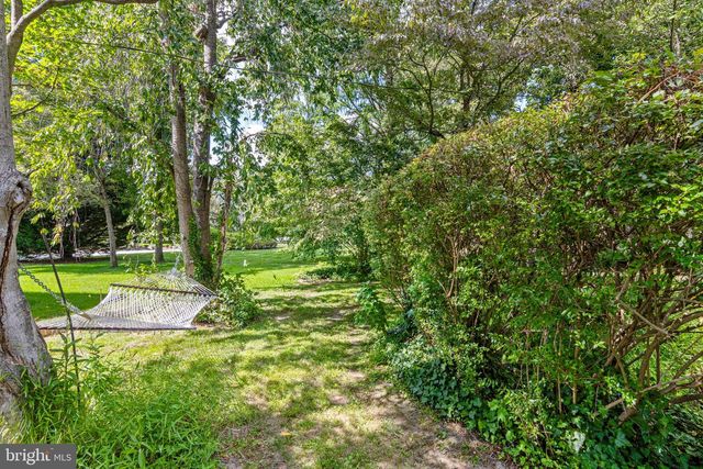1 CHATHAM PL, Wallingford, PA 19086
