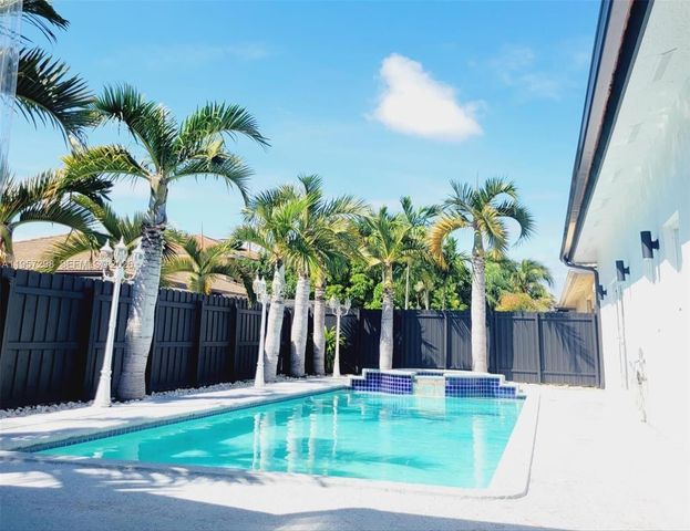 14200 SW 160th Ct, Miami, FL 33196