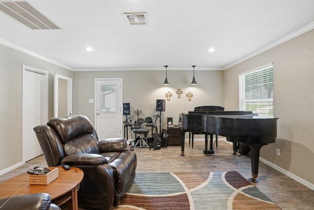 6514 Circo Drive, De Cordova, TX 76049