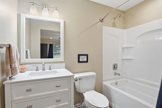 6514 Circo Drive, De Cordova, TX 76049