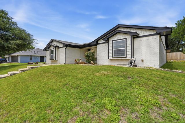 6514 Circo Drive, De Cordova, TX 76049