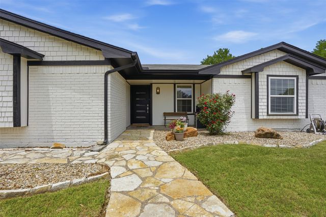 6514 Circo Drive, De Cordova, TX 76049