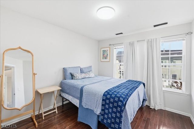 41 Creekside Ct, Secaucus Town, NJ 07094