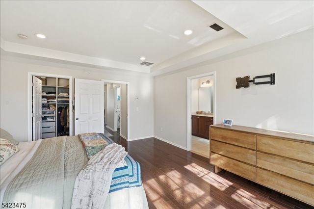 41 Creekside Ct, Secaucus Town, NJ 07094