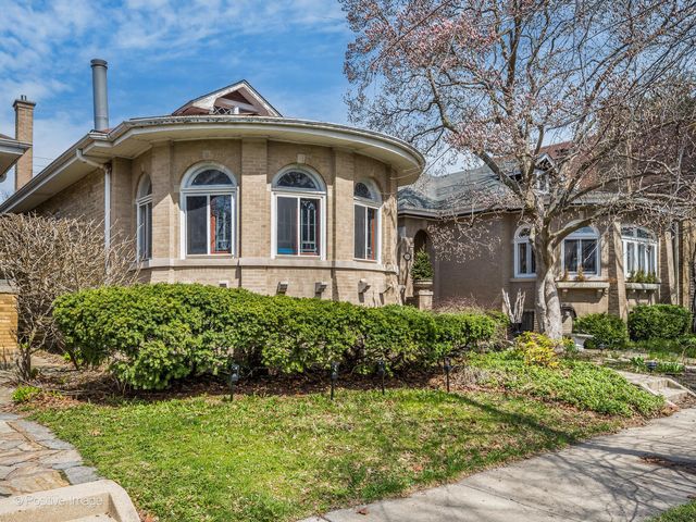 2542 W Coyle Avenue, Chicago, IL 60645