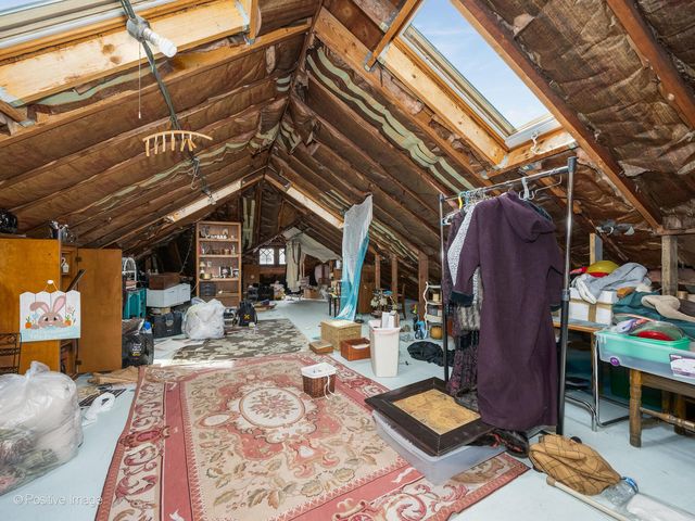 2542 W Coyle Avenue, Chicago, IL 60645