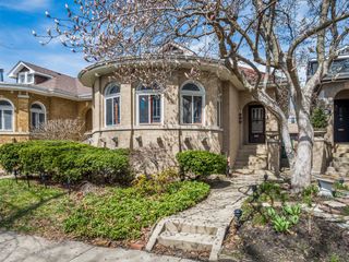 2542 W Coyle Avenue, Chicago, IL 60645