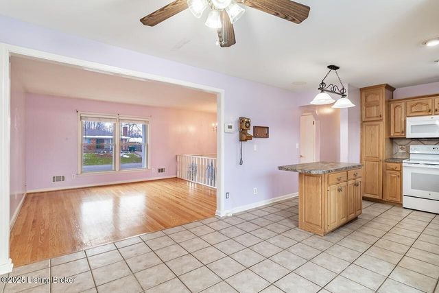 8203 Siesta Way, Louisville, KY 40219