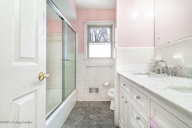 8203 Siesta Way, Louisville, KY 40219